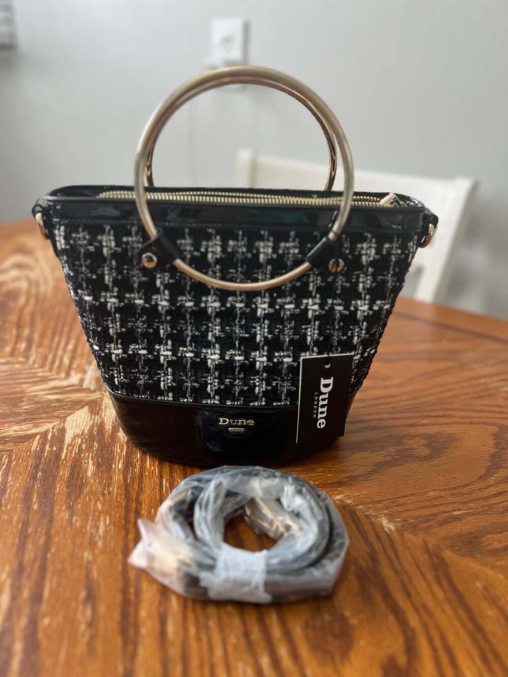 Bags & Purses - Picture 2 of 5